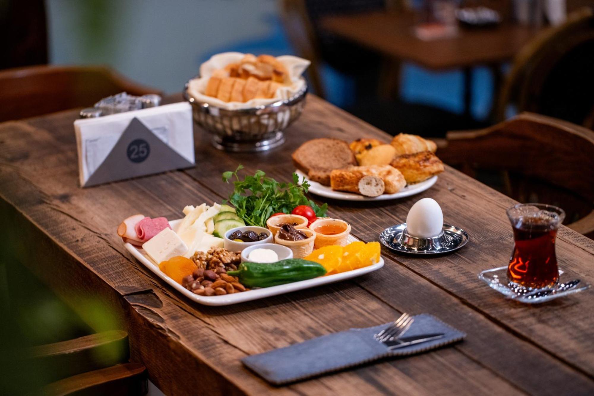 Hay Hotel Alsancak Izmir Zewnętrze zdjęcie