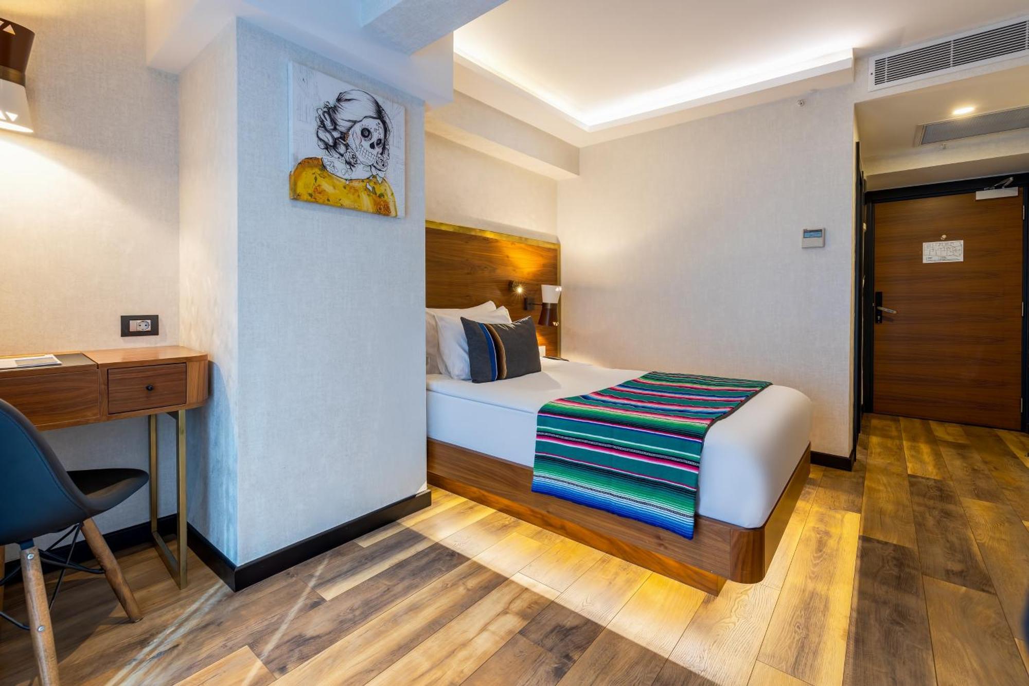 Hay Hotel Alsancak Izmir Zewnętrze zdjęcie