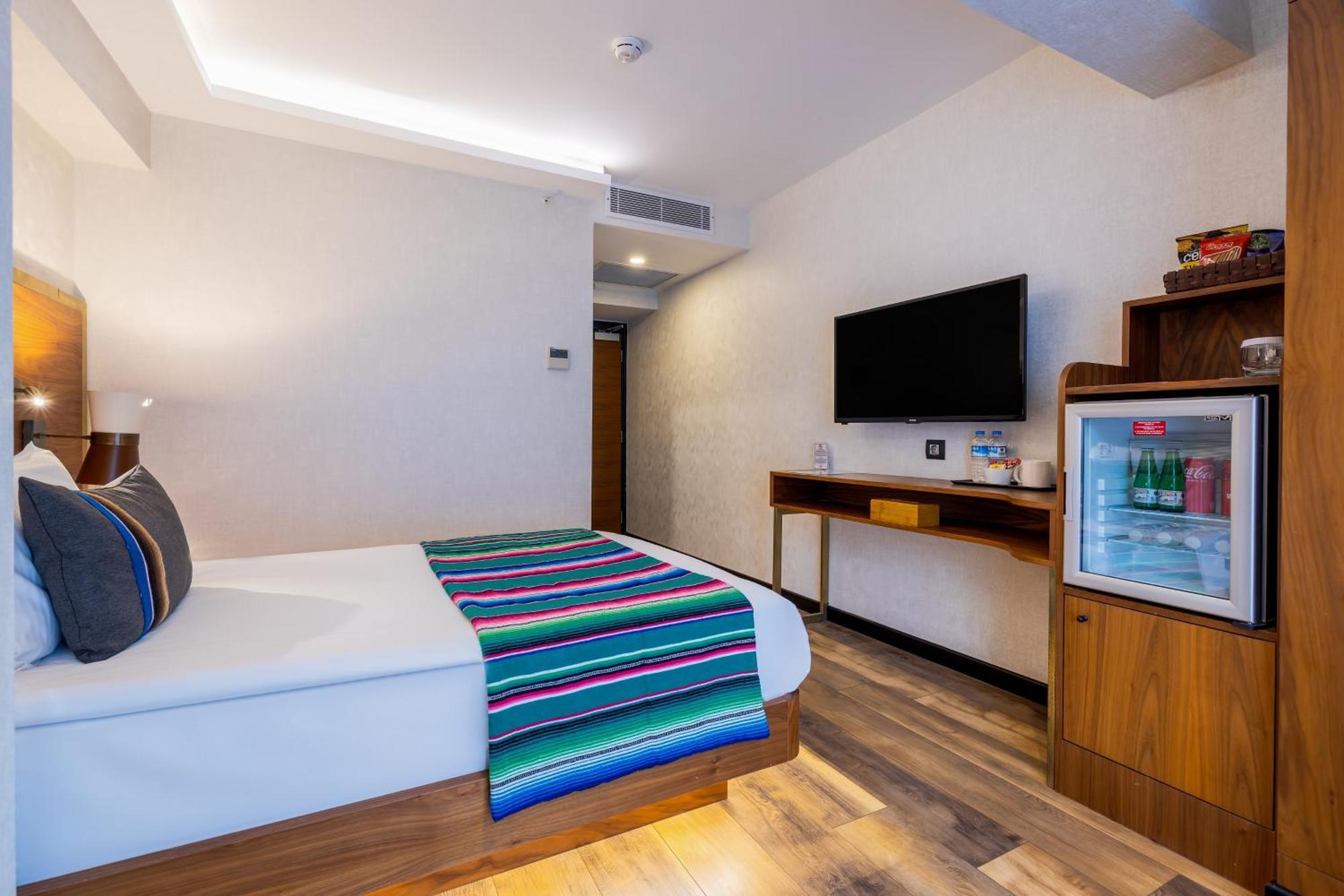 Hay Hotel Alsancak Izmir Zewnętrze zdjęcie
